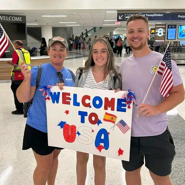 Estudiante llegando a Estados Unidos con el programa J-1